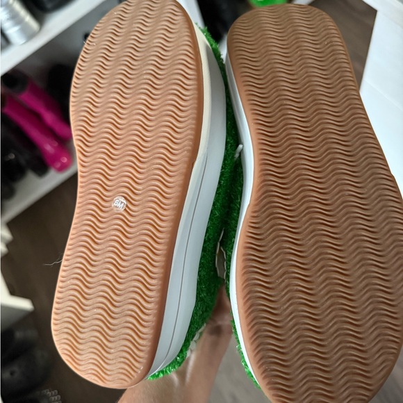 Dolls Kill Grass Green Daisy Sneakers - Picture 6 of 6